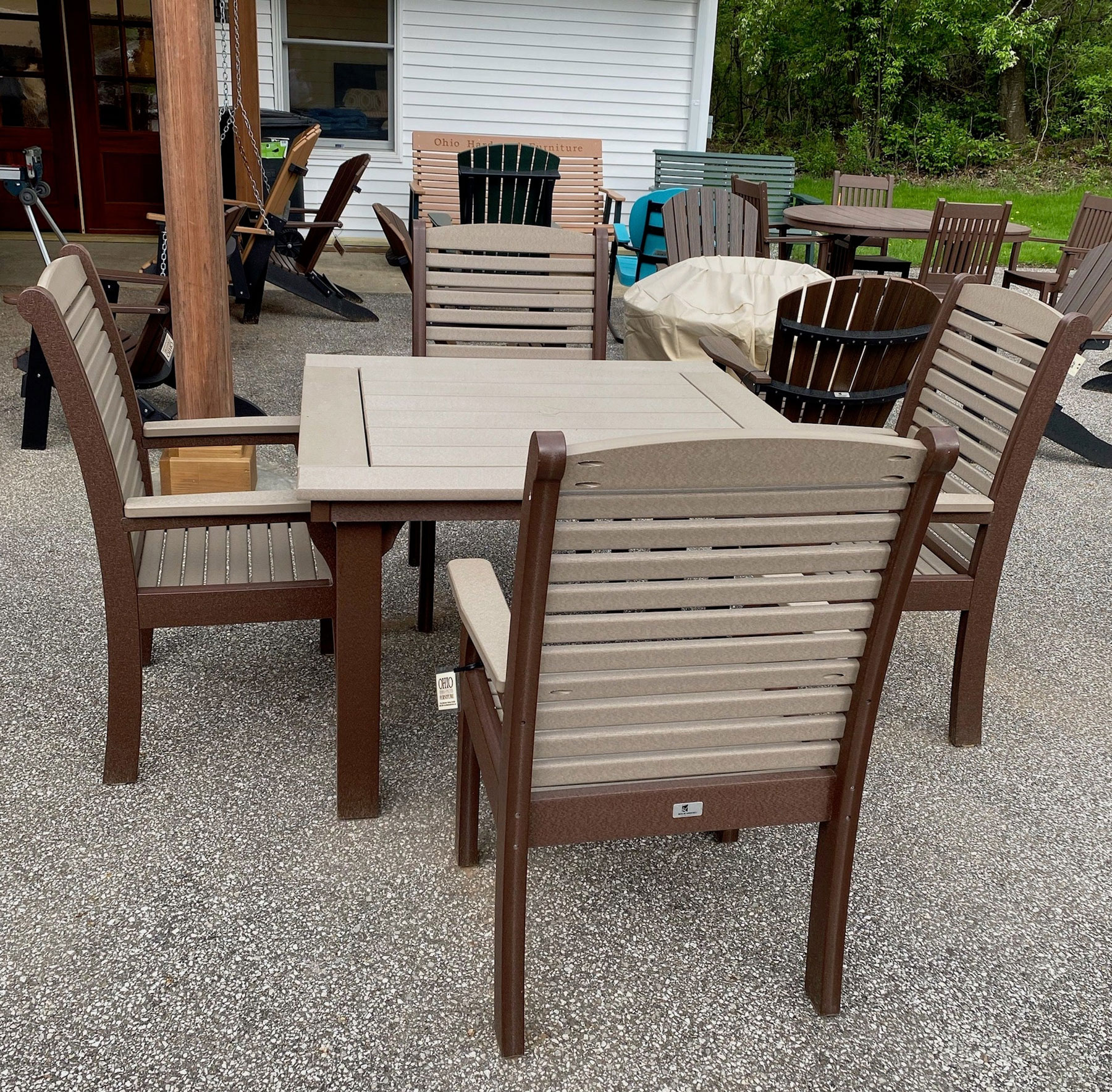Homestead 44 inch Dining Table with (4) Classic Terrace Poly Dining Chairs