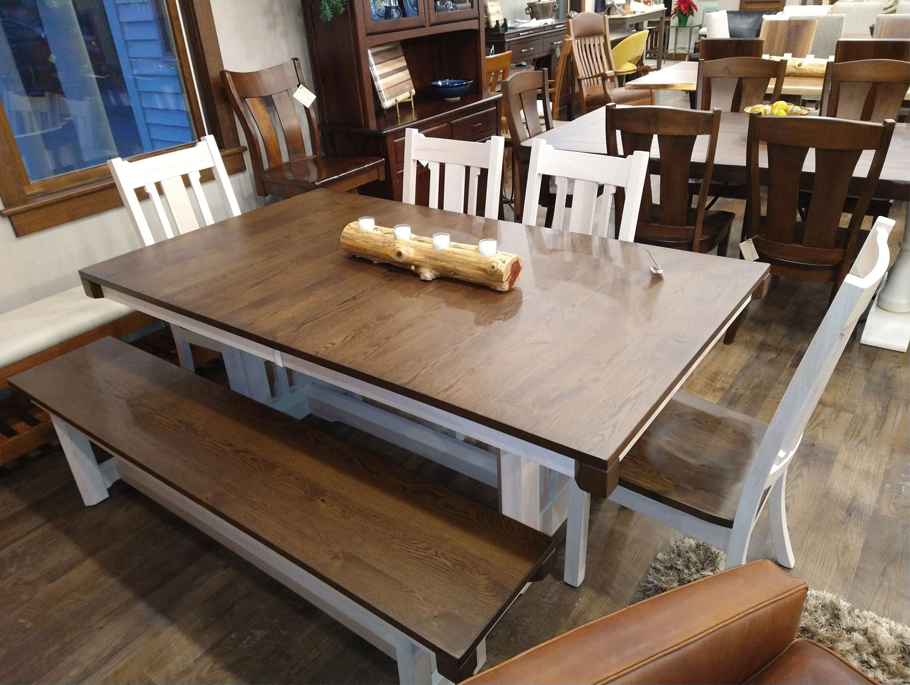 Dundee 42 x 72 Dining Table with (2) Leaves, (4) Chairs and (1) Dining Bench