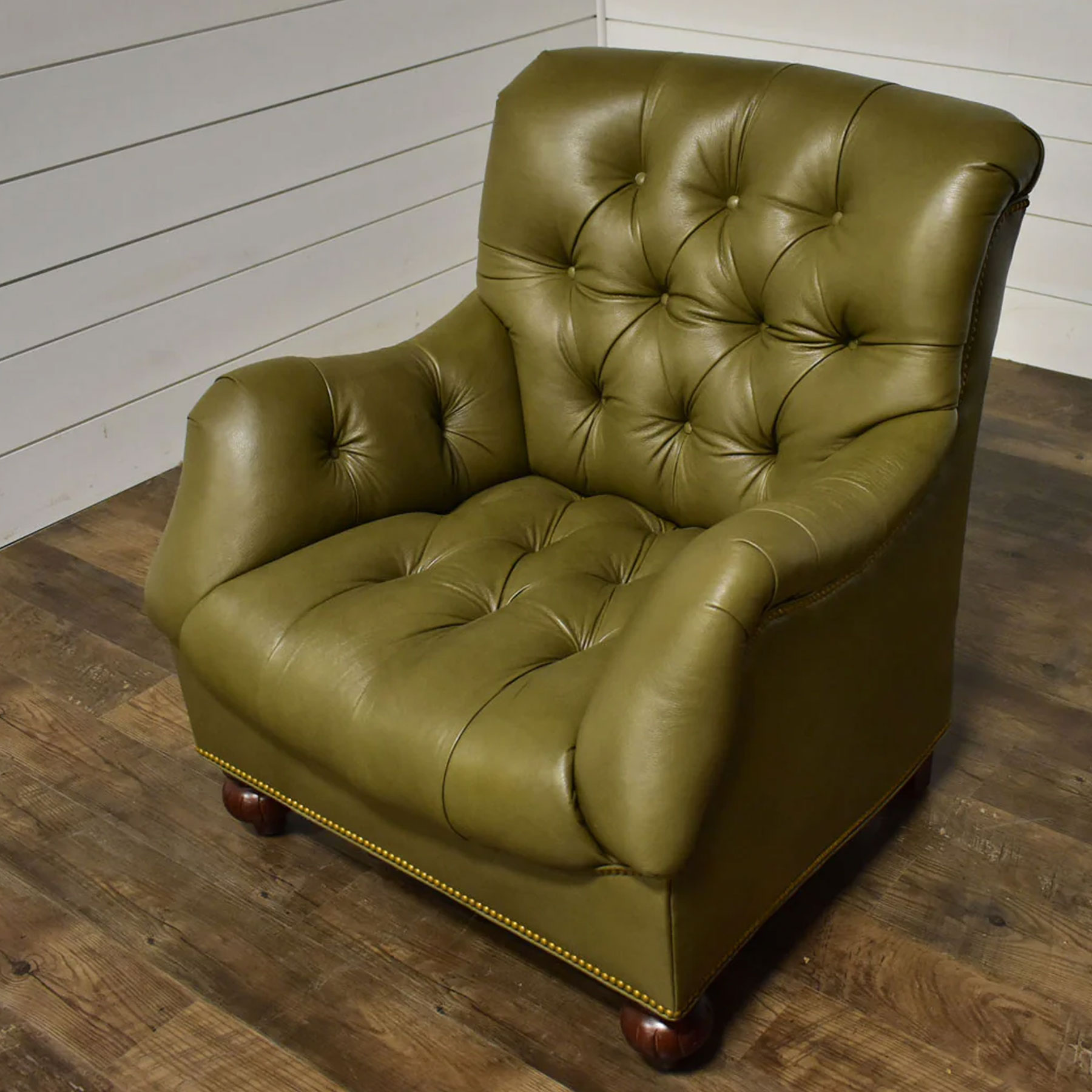 McKinley Leather 801 Henry Chair in Medici Meadow Leather