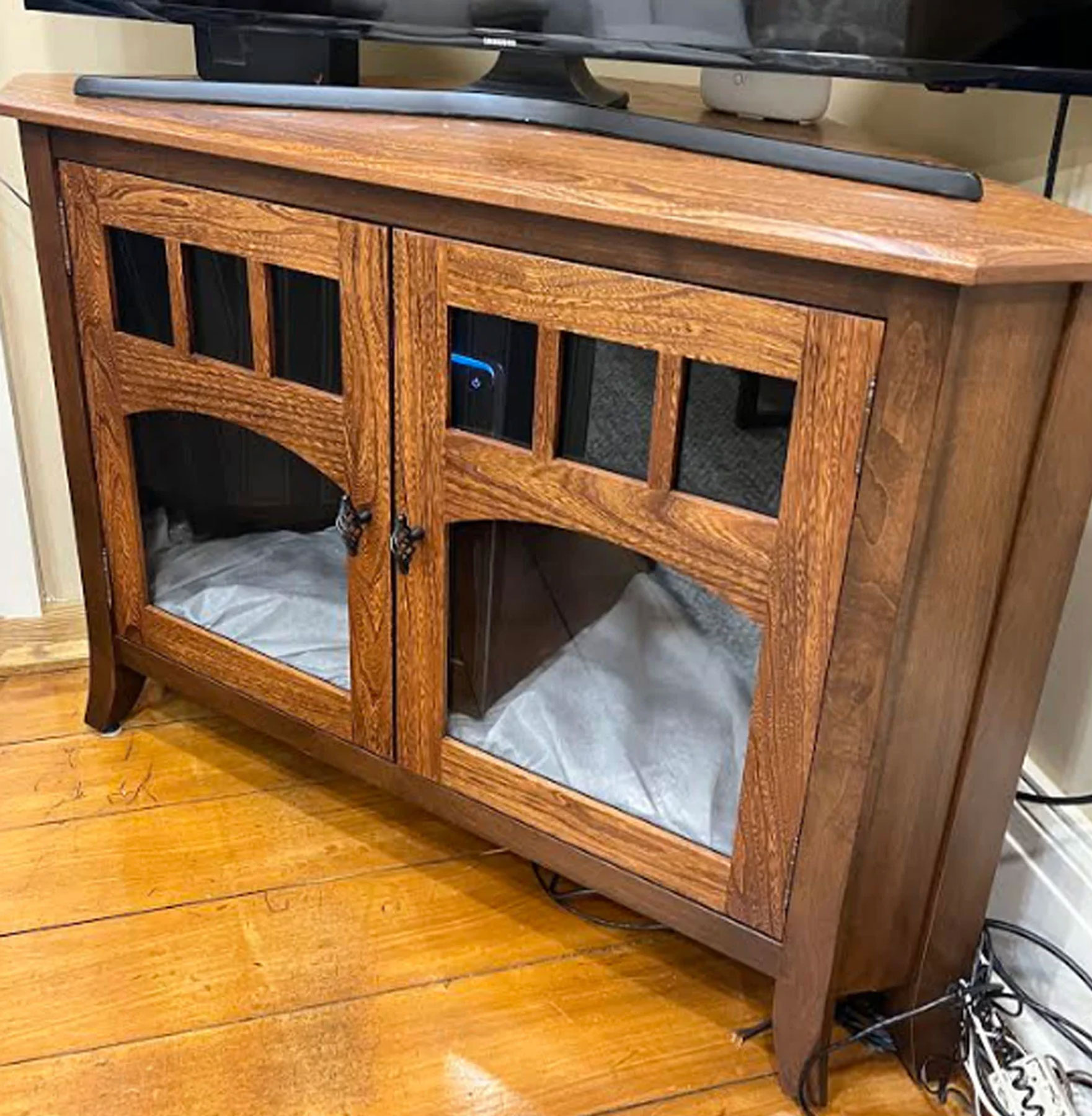Old World #32N TV Stand in  Elm on Brown Maple 