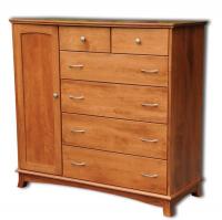 Crescent Gentleman�s Chest
