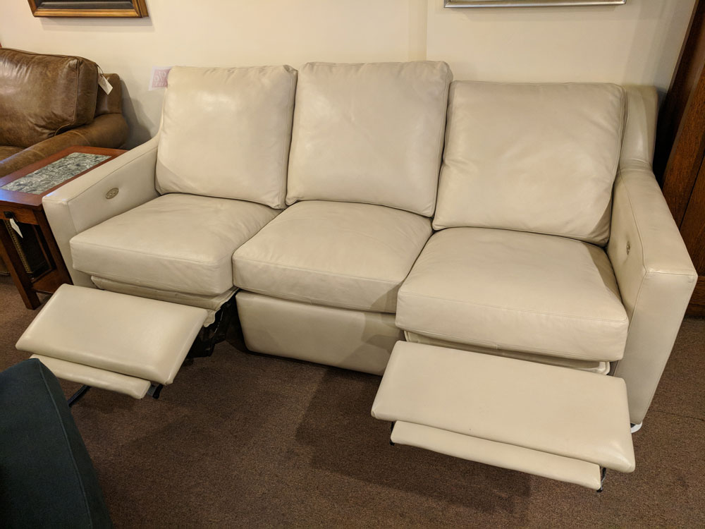 Comfort Design South Village Ii Sofa Ohio Hardwood Furniture Comfort Design South Village Ii Sofa In Outside Alabaster Leather