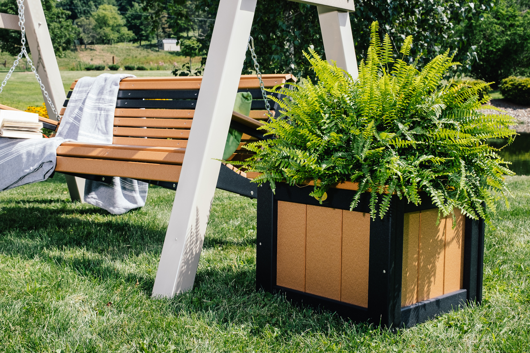 Poly 24" Square Planter in Cedar & Black