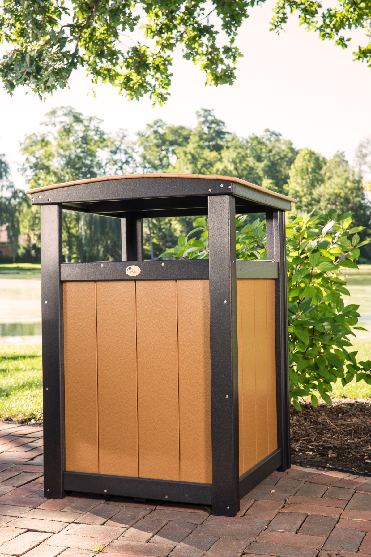 Poly Trash Can in Cedar & Black