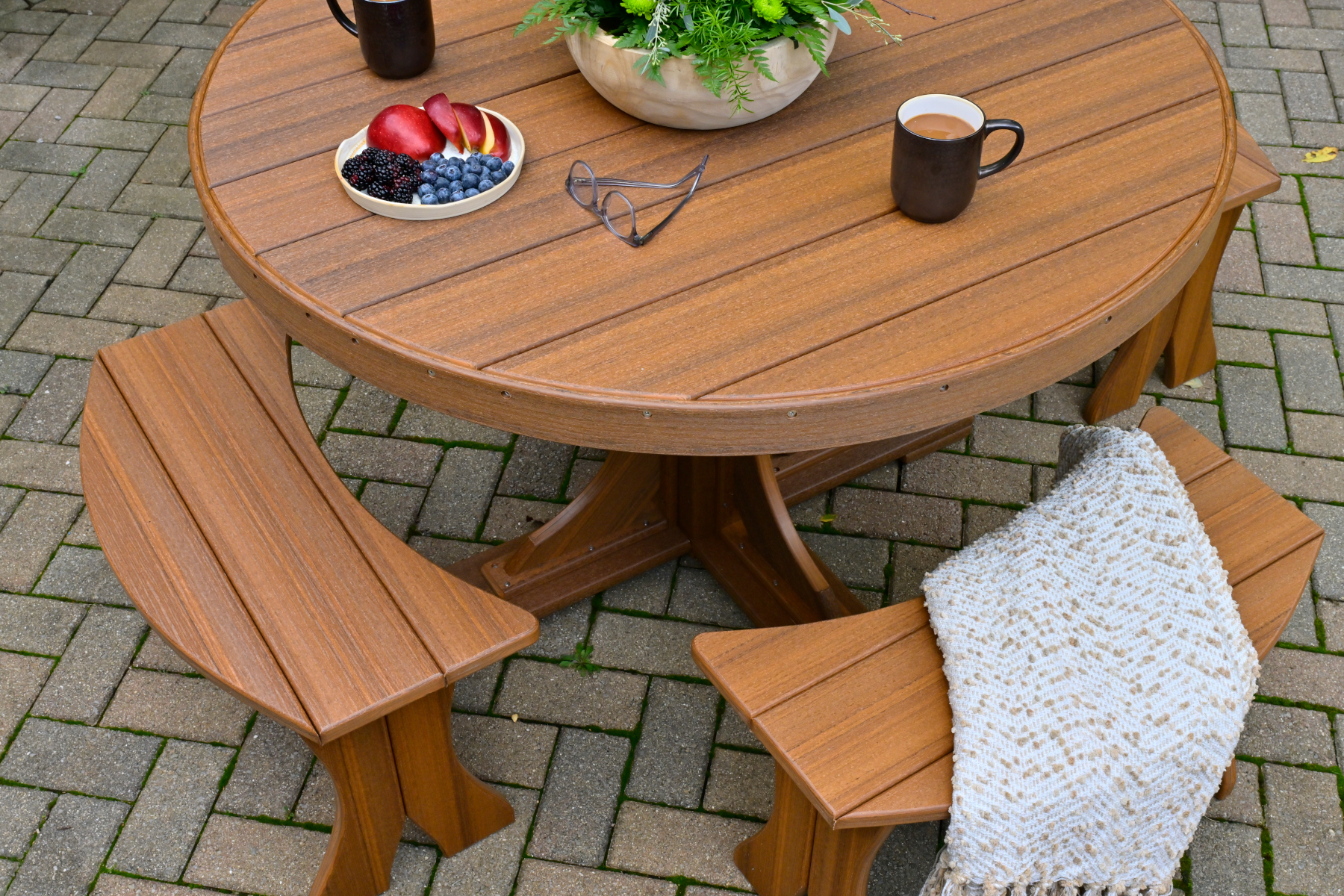 4' Round Table Set in Antique Mahogany