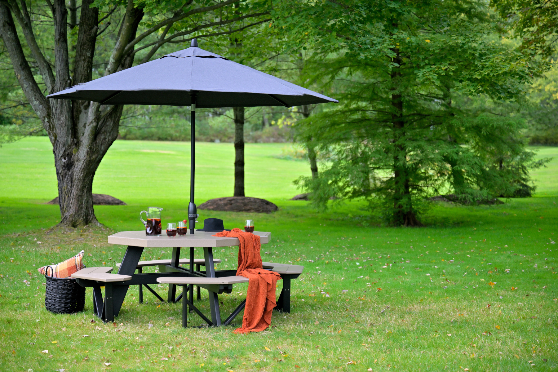 Octagonal Poly Picnic Table  in Weatherwood & Black