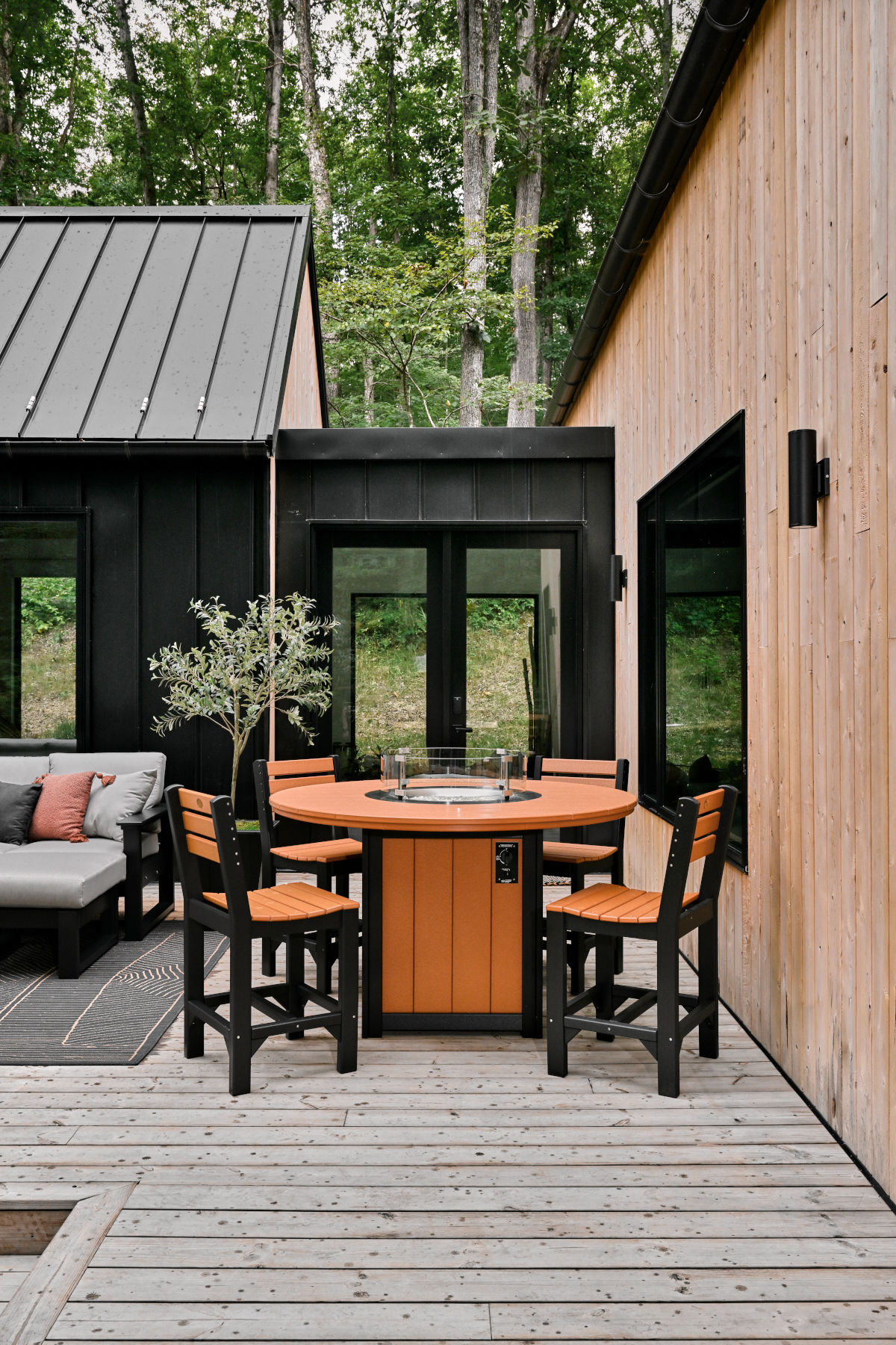 60" Round Lumin Fire Table Set in Cedar & Black