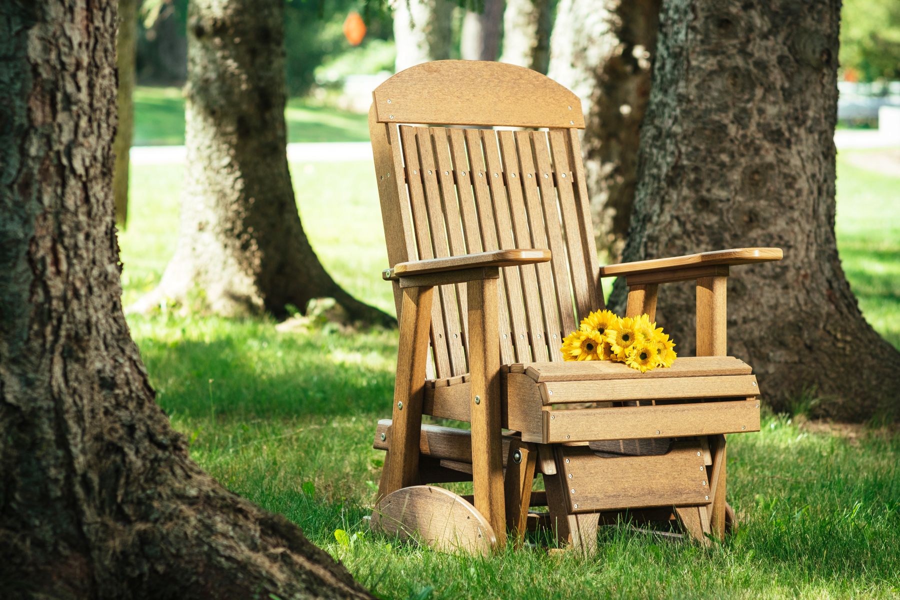 2' Classic Glider Chair in Antique Mahogany