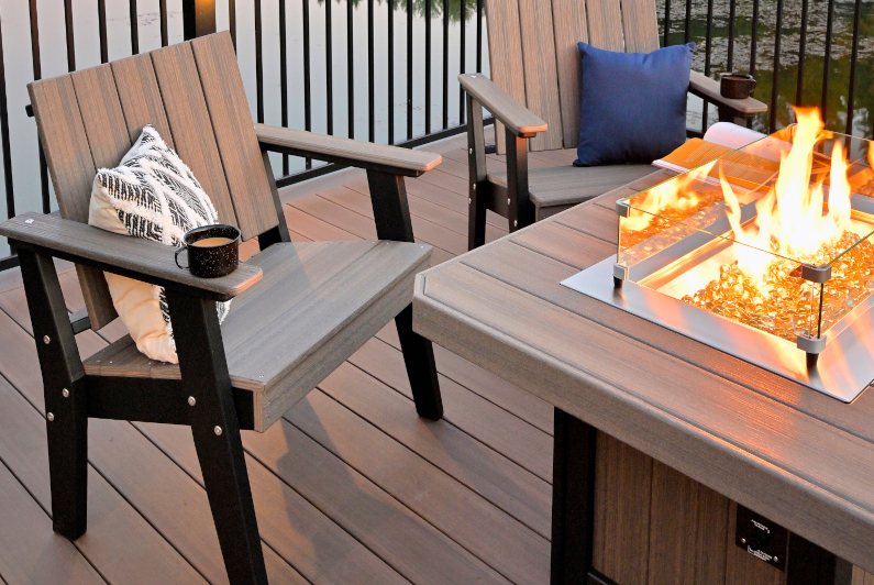 Urban Chat Chair by Luxcraft