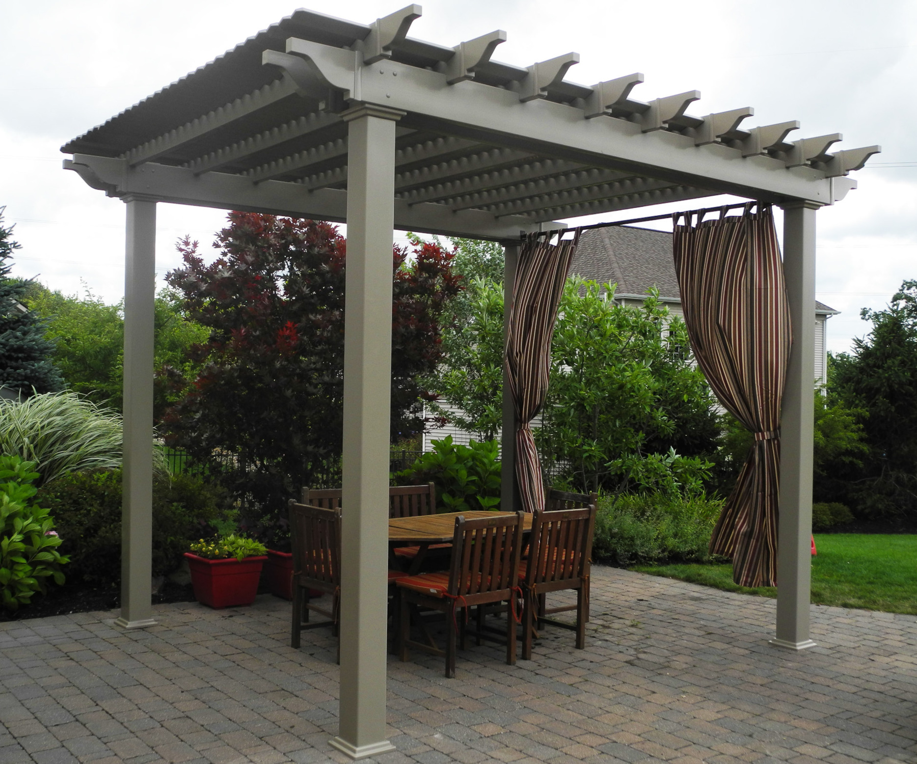 Urbana Deluxe Pergola