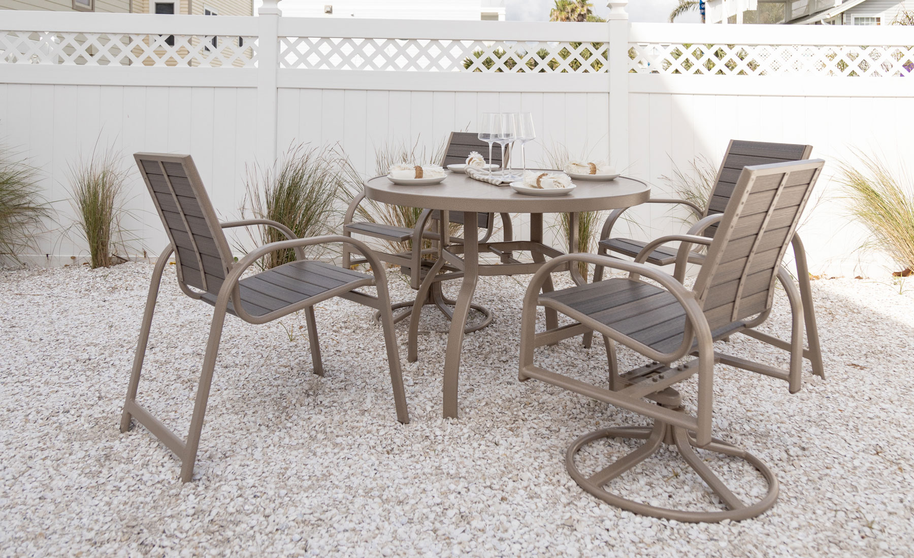 Murphy 42" Round Aluminum Table with Murphy Aluminum Poly Chairs