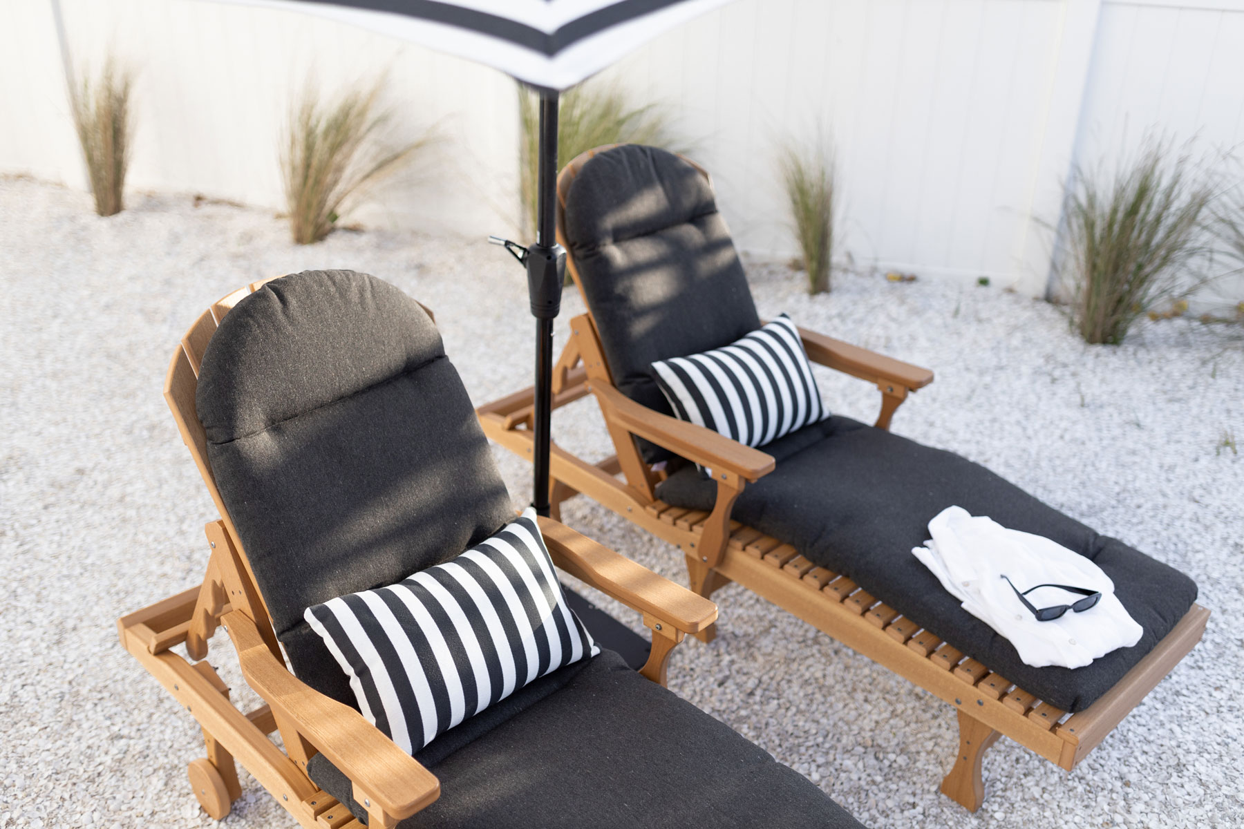 Comfo - Back Chaise Lounges in Natural Teak