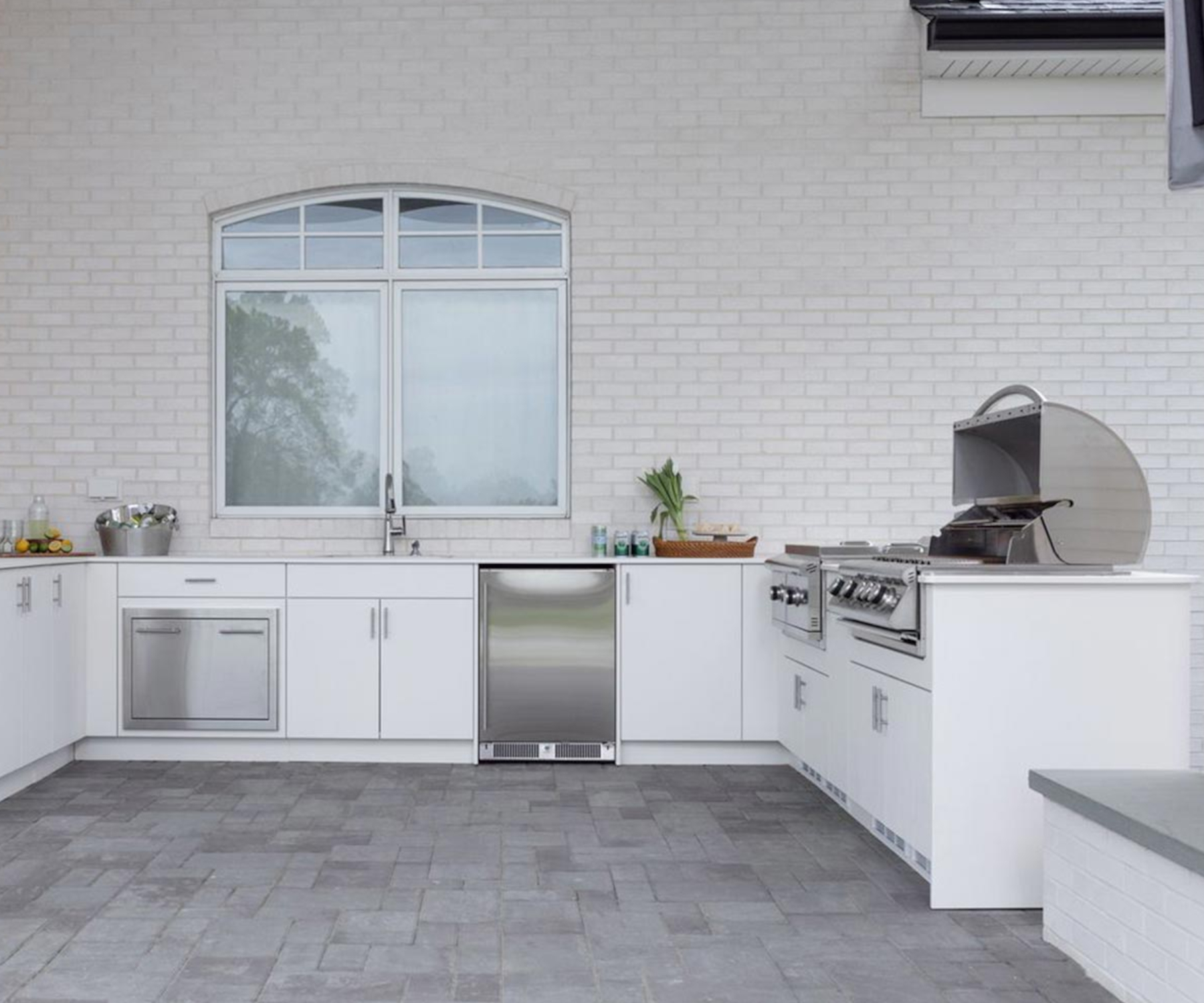   Berlin Gardens Agora Outdoor Cabinetry