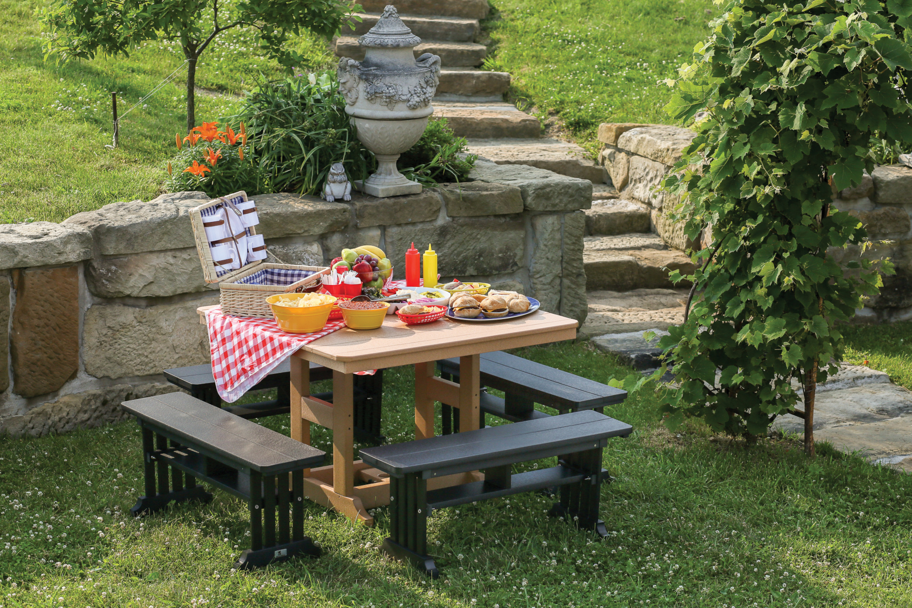 Garden Classic 44" Dining Table by Berlin Gardens