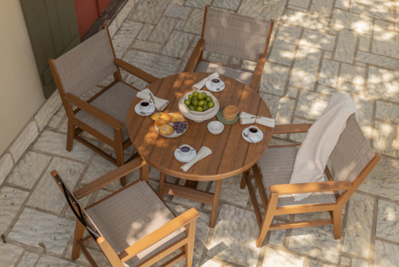 Harbor Round & Oblong Tables by Berlin Gardens
