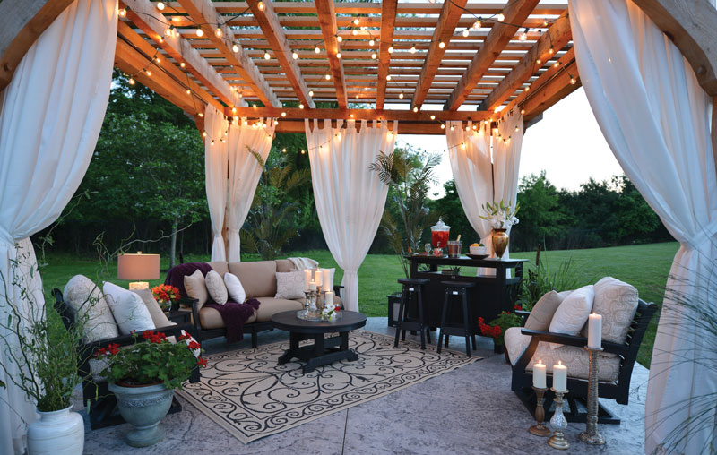 Classic Terrace Setting with Black Frame