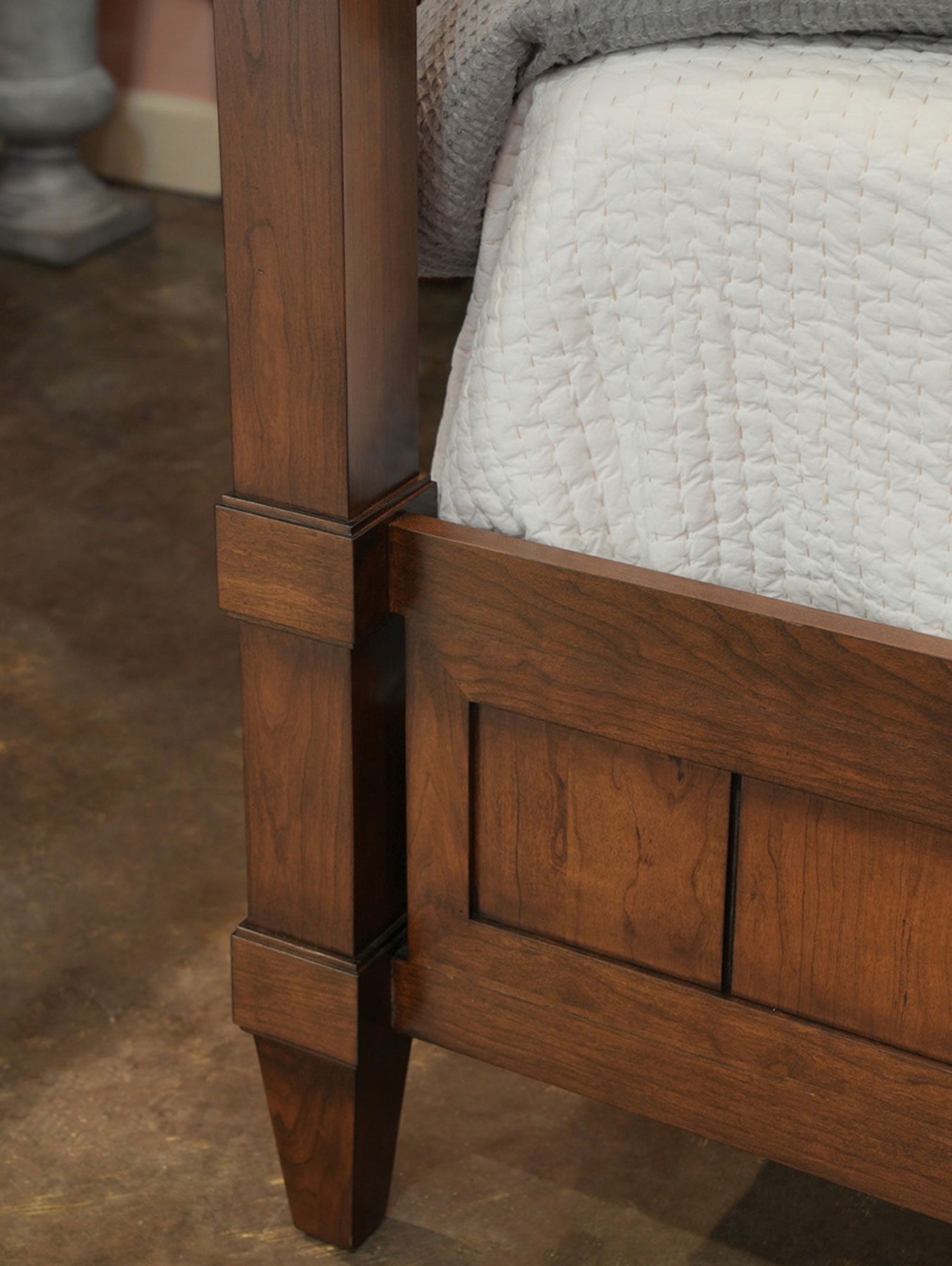 Charleston Forge Keys Canopy Bed Foot Detail