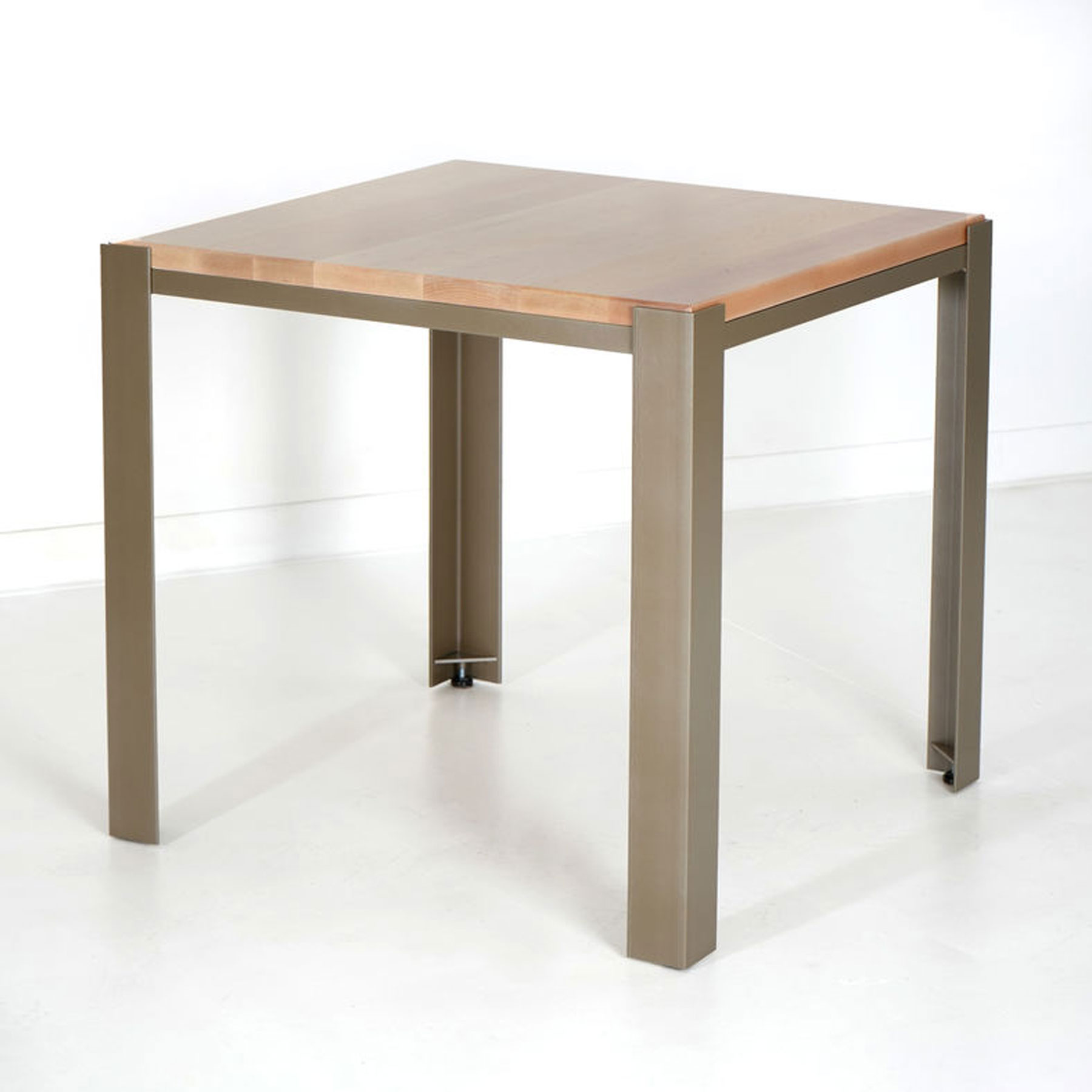 Taladro 32" Table in Dining Height