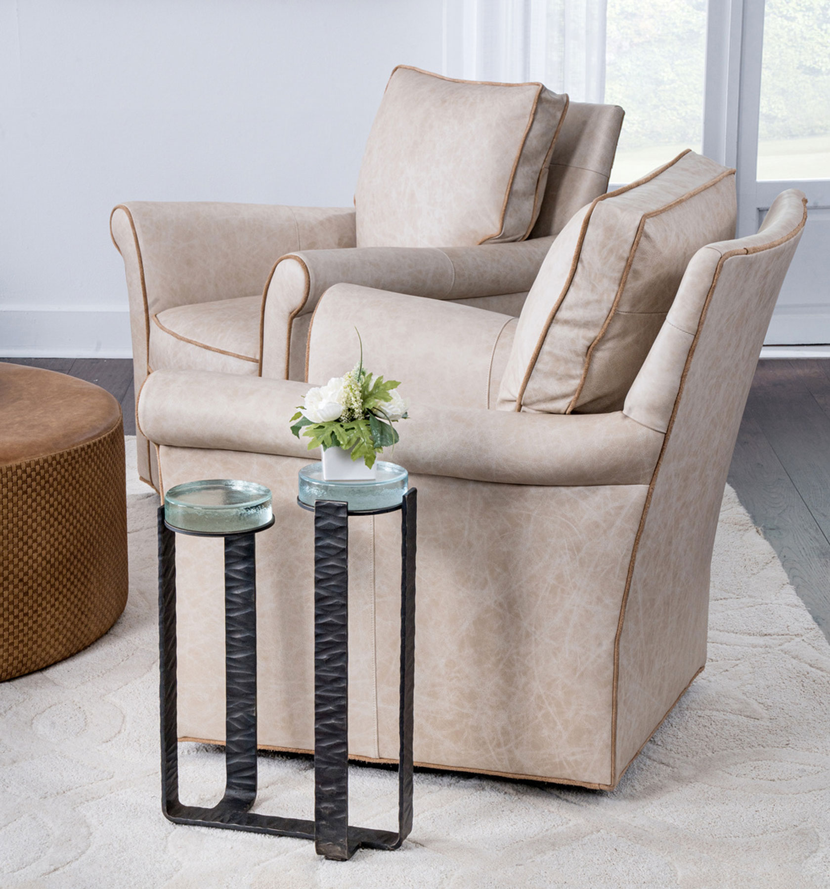 Charleston Forge Underwood Small Drink Table