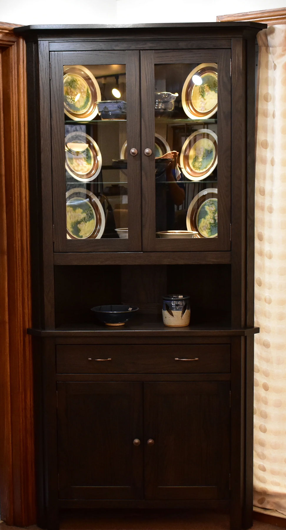 Centre Two Door Corner China Hutch in Red Oak