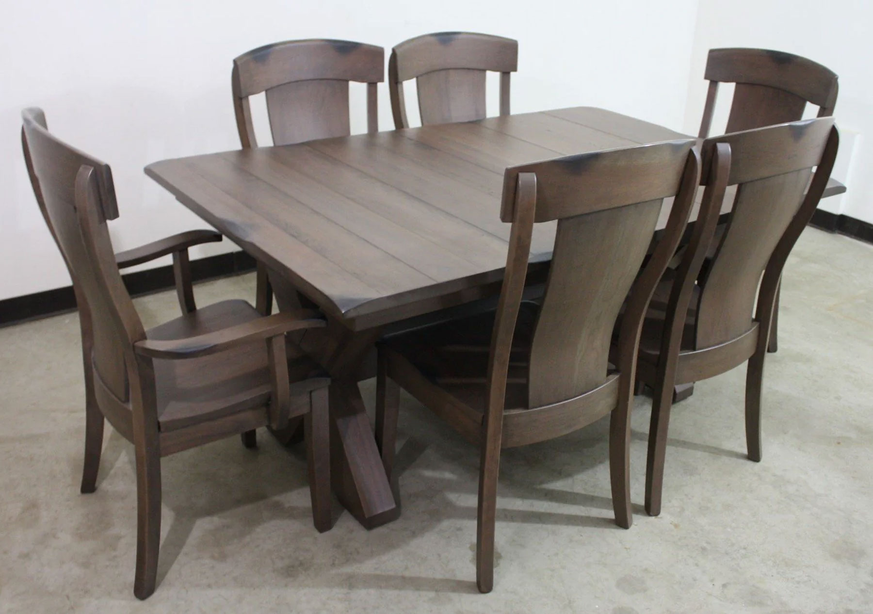 Portland 42 x 66 Table with (2) Leaf Extensions and (6) Kowan Dining Chairs
