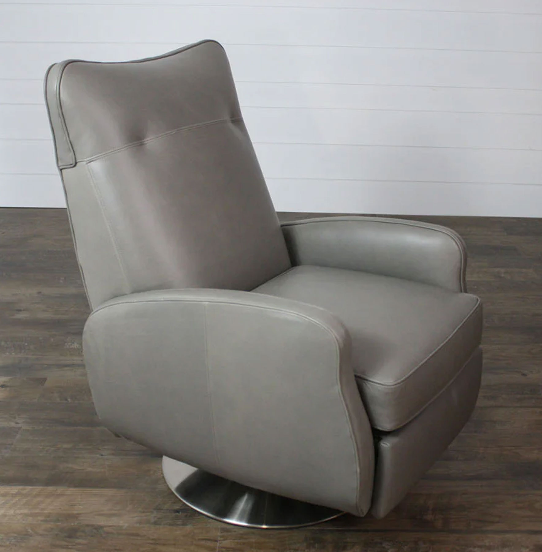 Leathercraft 4587 Contempo Swivel Recliner in Natural London Fog Leather