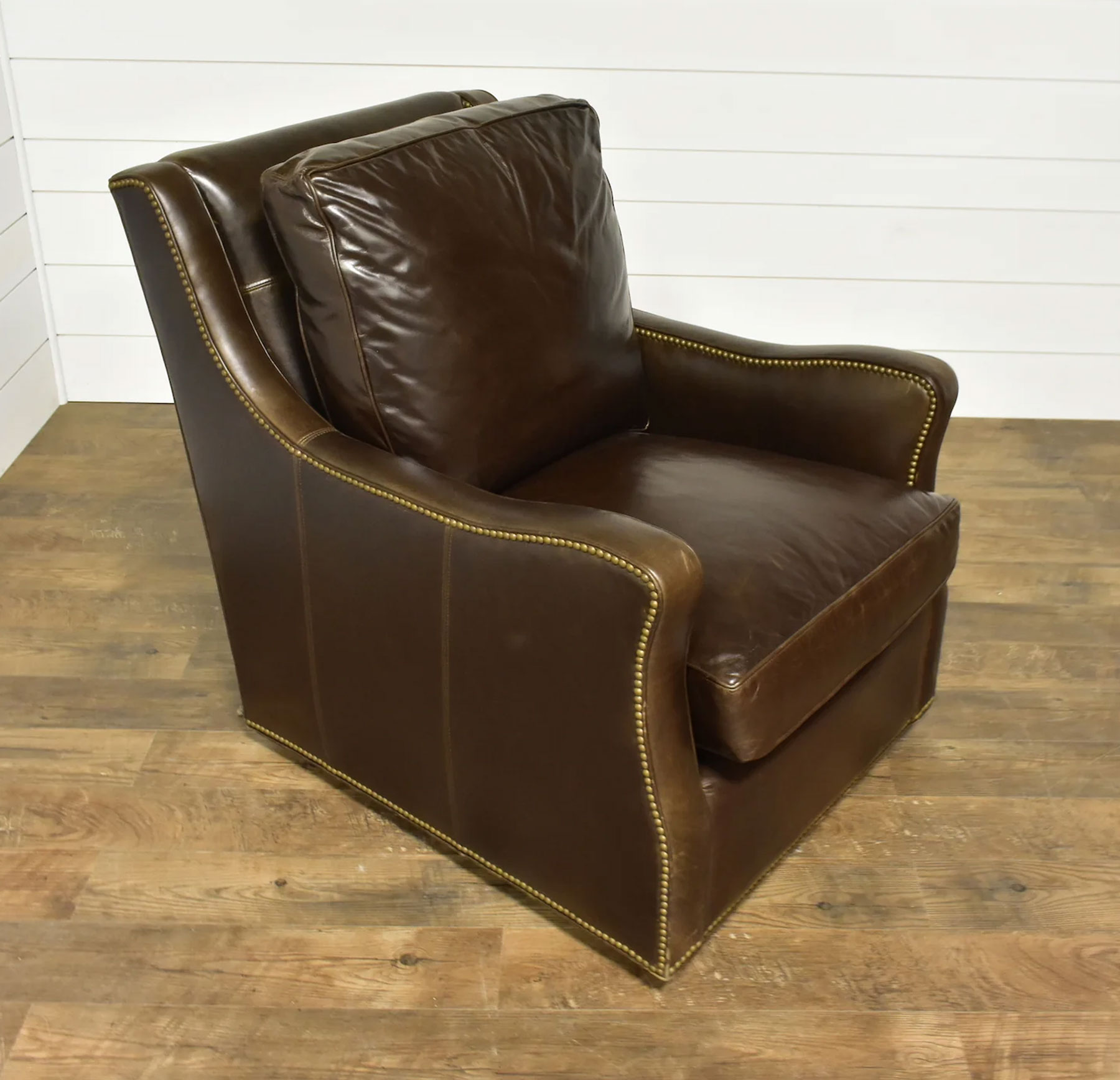 Leathercraft 525 Dowgate Hill Swivel Chair in Java Love Leather