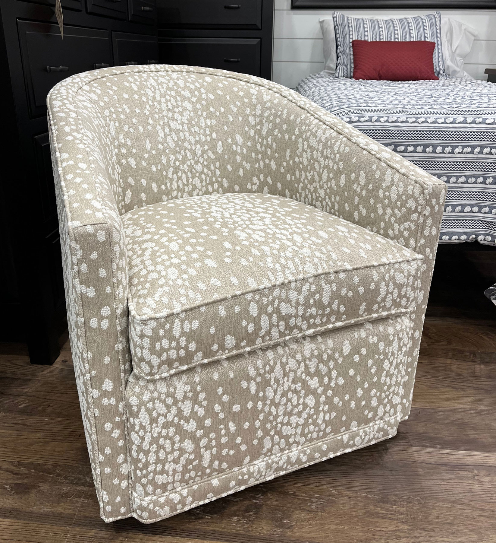 Wesley Hall 593 Radcliffe Swivel Chair in Joni Natural Fabric