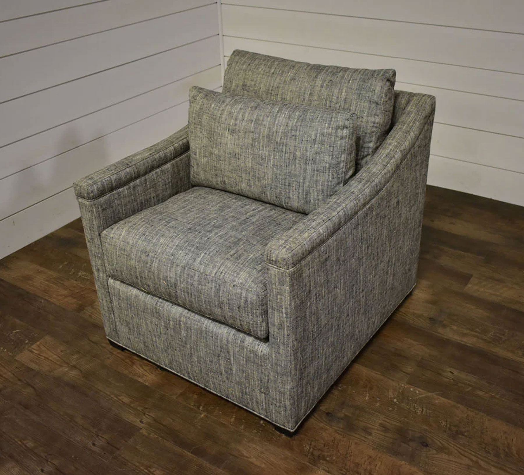 Wesley Hall 5196 Whittles Lounge Chair in Matra Thunder Fabric