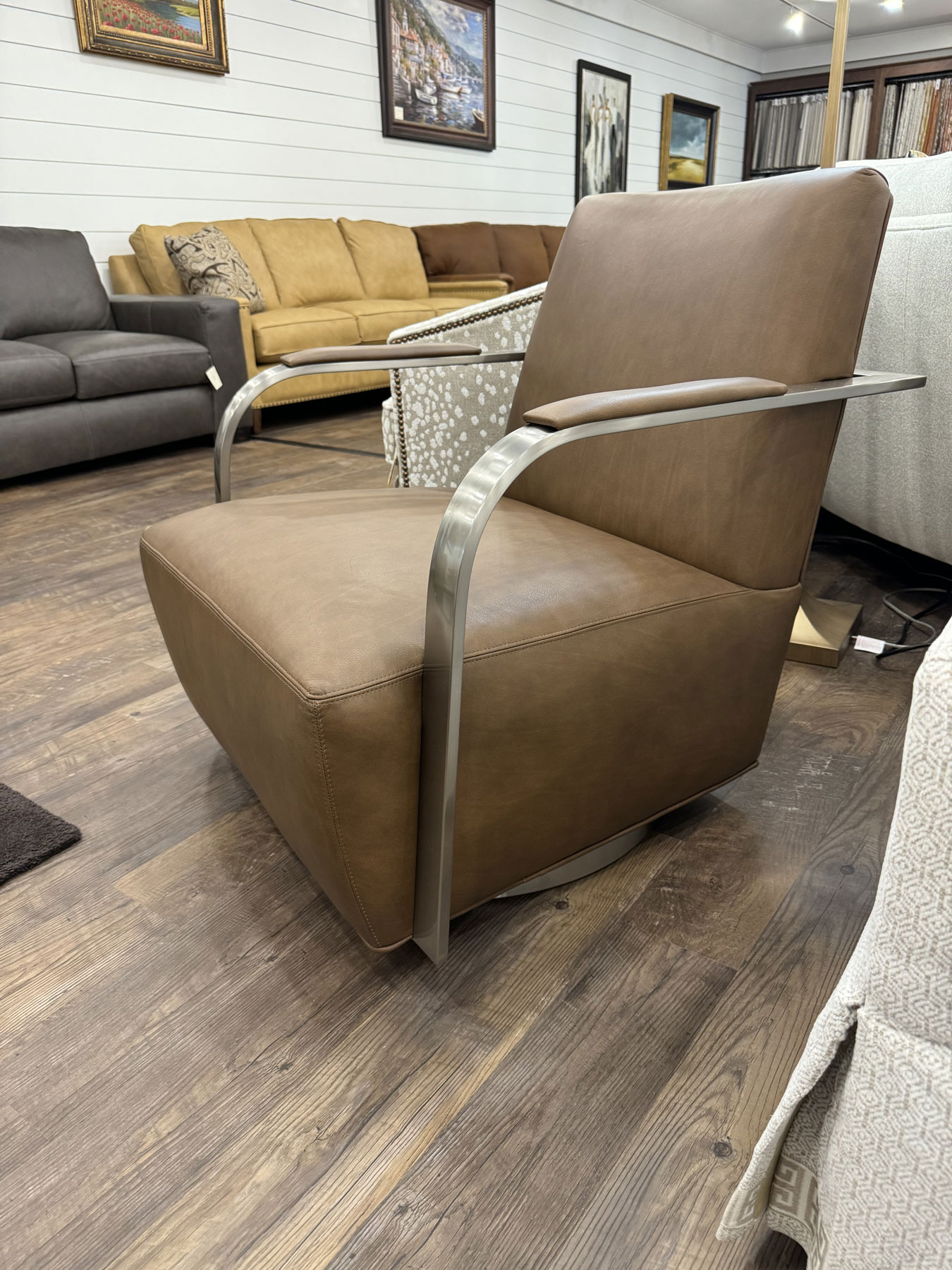 1086-113 Zac Swivel Chair by Thayer Coggin in Leather 