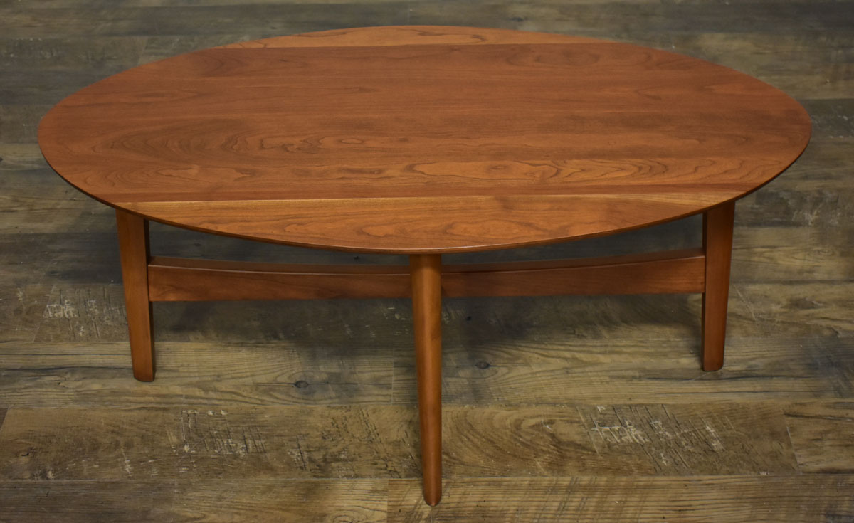 Lodi Oval Cocktail Table in Cherry