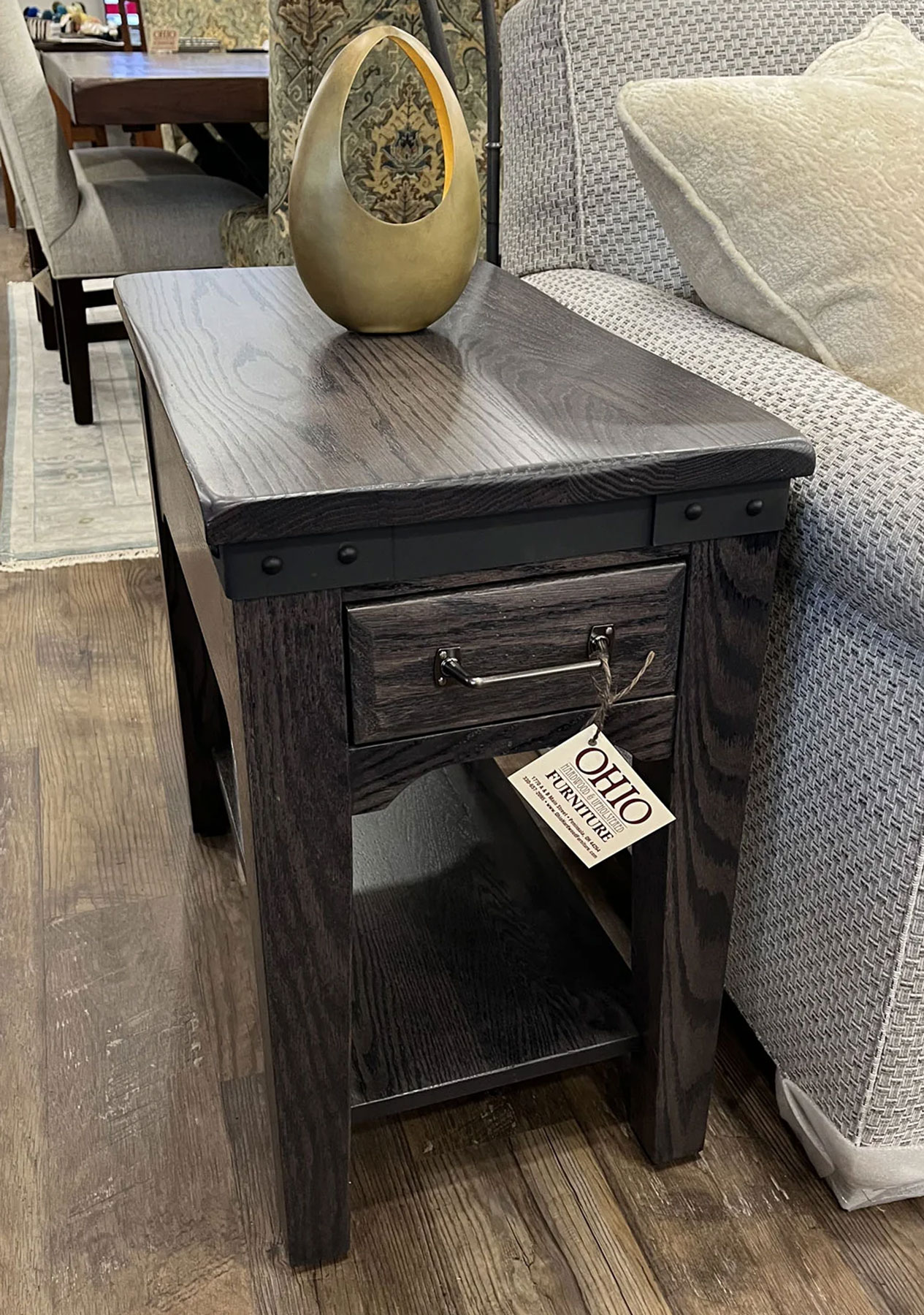 Koehler Road Chairside Table with Drawer in Red Oak