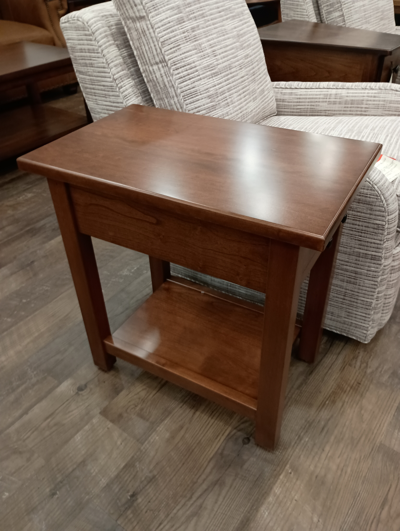 Krowndale Chairside Table in Cherry