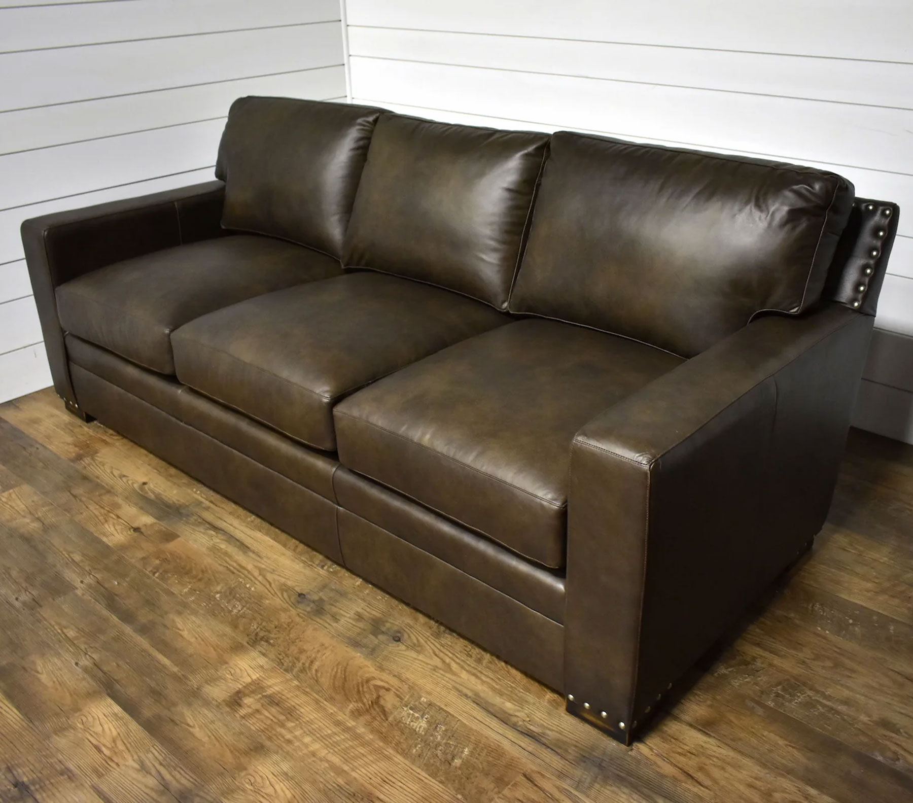 McKinley Leather Franklin 92 inch Sofa in Rio Fudge Leather