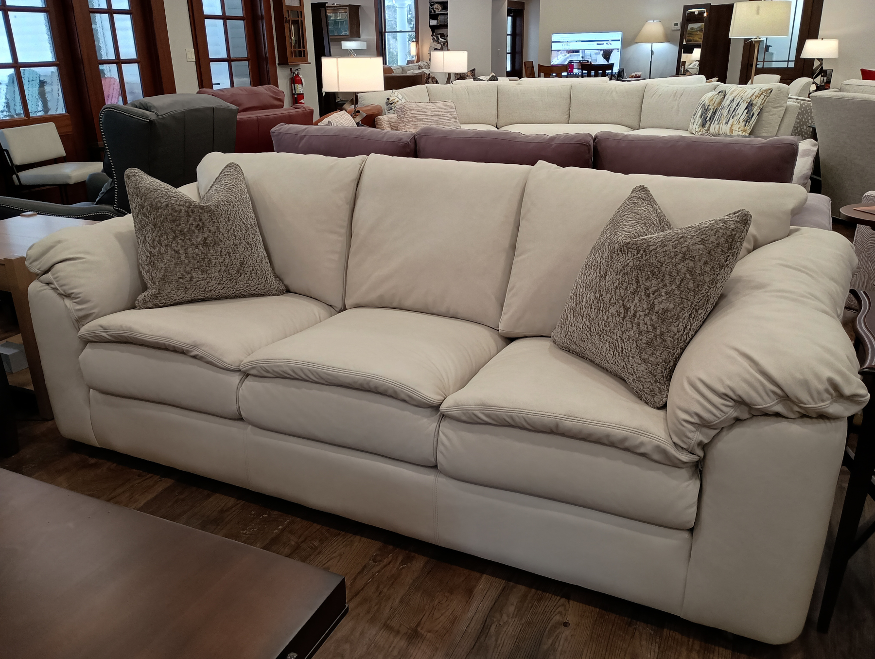 Leathercraft 3330 Logan Sofa in Retro Solitude Leather