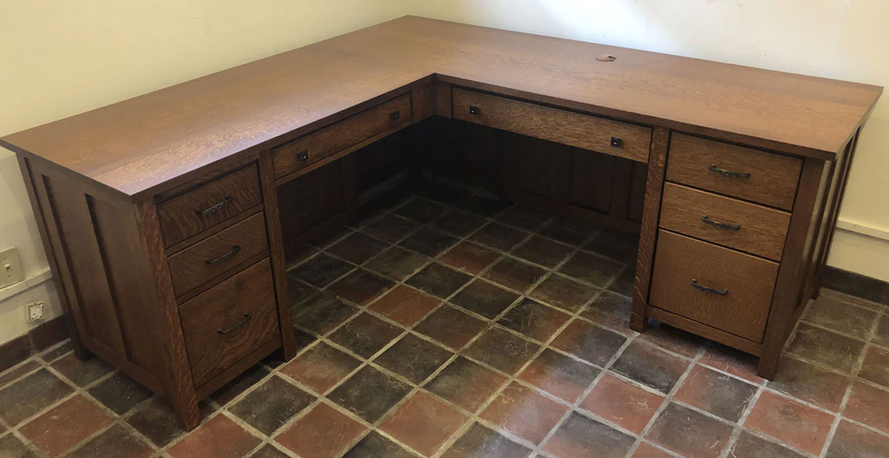 Coventry Mission L-Desk in Quartersawn White Oak