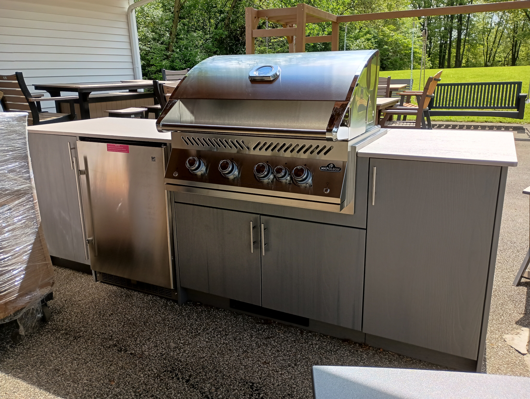 (1) Large Napoleon Outdoor Island in Stainless