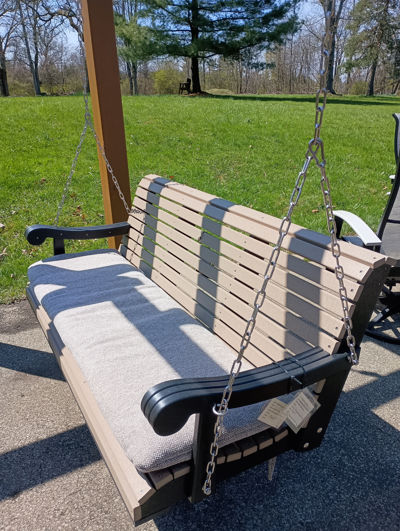 5' Poly Grandpa Swing in Weatherwood on Black 