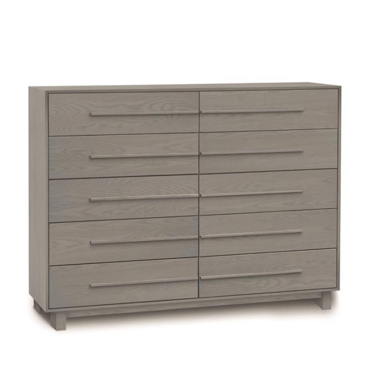 Copeland Sloane 10 Drawer Dresser in Oak