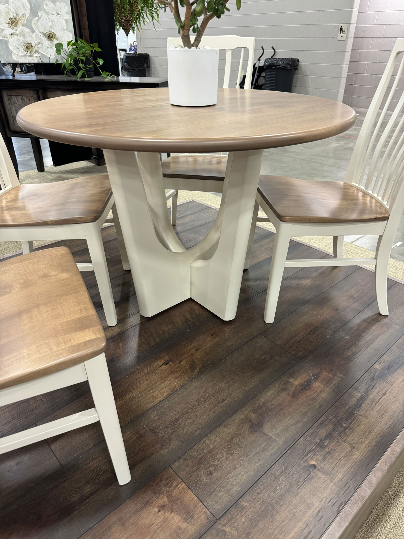 Maria Dining Table